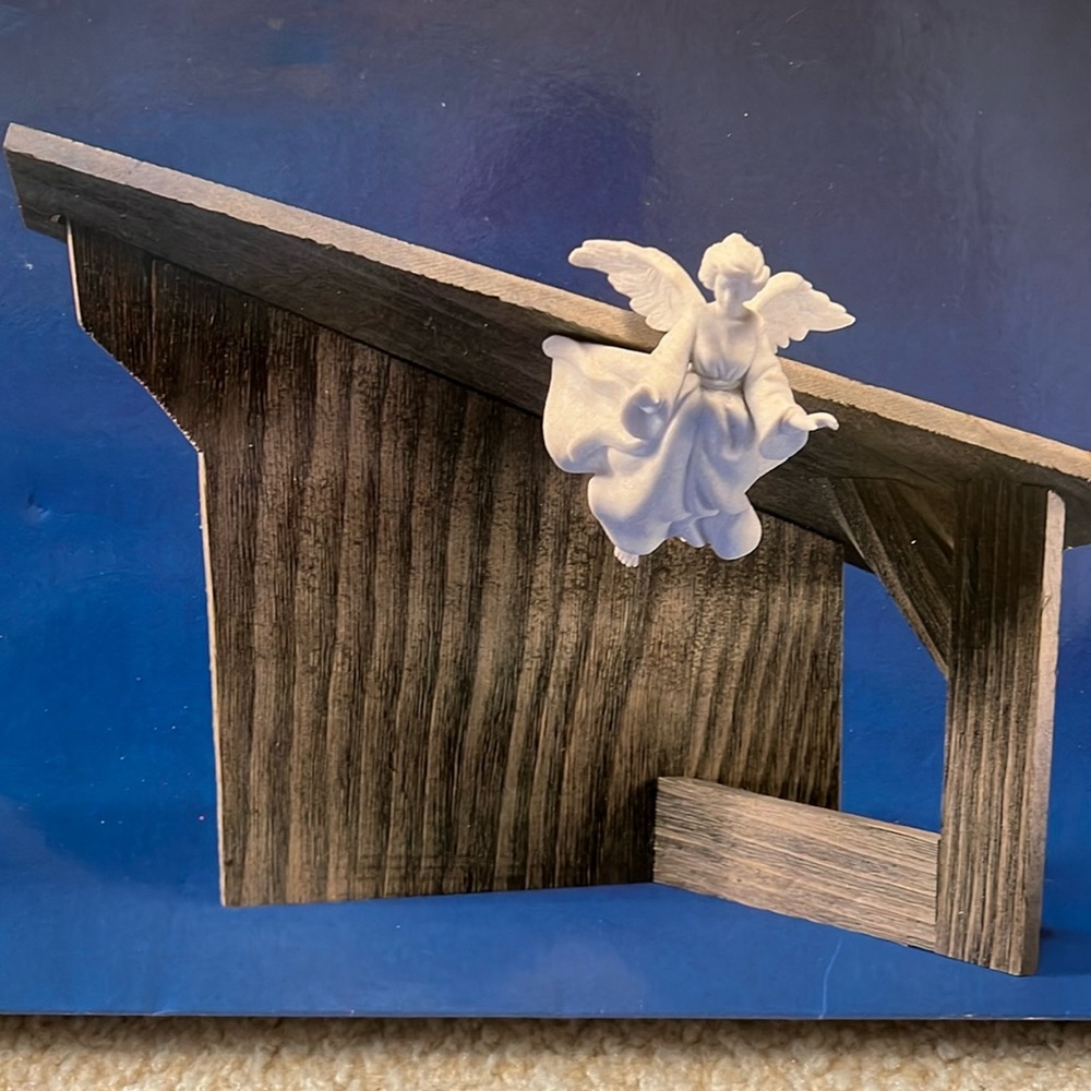 Avon Stable for the Nativity Scene from 1985